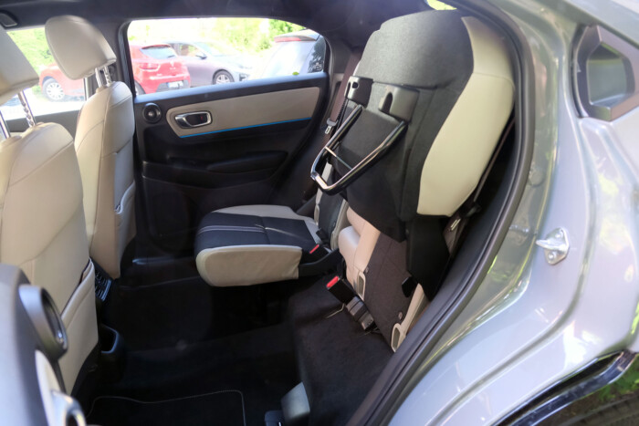 Létezik, de drága a 4,6 litert fogyasztó családi autó 13 | Vezess Létezik, de drága a 4,6 litert fogyasztó családi autó 13