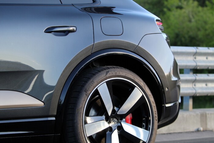 Családi autó 639 lóerővel 18 | Vezess Családi autó 639 lóerővel 18