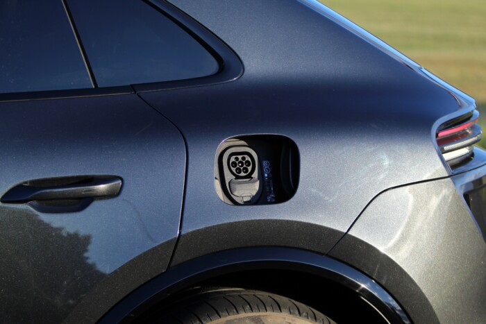 Családi autó 639 lóerővel 19 | Vezess Családi autó 639 lóerővel 19