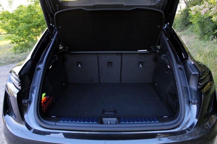 Családi autó 639 lóerővel 16 | Vezess Családi autó 639 lóerővel 16