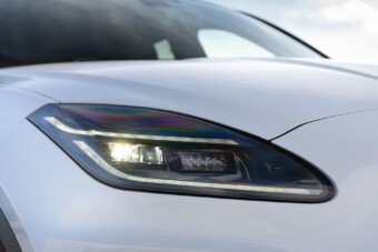 Nem vártak a rendőrökre, visszalopták az autójukat