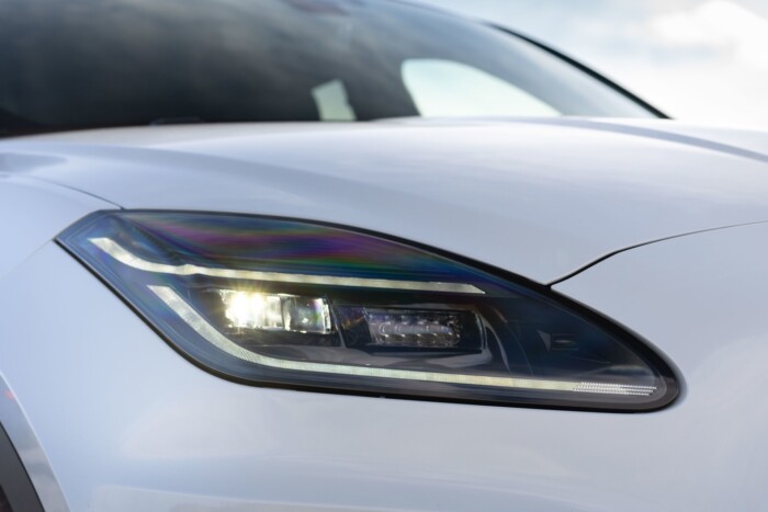 Nem vártak a rendőrökre, visszalopták az autójukat