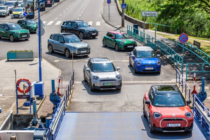 Elektromos MINI-k lepték el a Balatont – Mi is beültünk 10 | Vezess Elektromos MINI-k lepték el a Balatont – Mi is beültünk 10