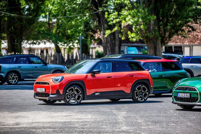 Elektromos MINI-k lepték el a Balatont – Mi is beültünk 8 | Vezess Elektromos MINI-k lepték el a Balatont – Mi is beültünk 8