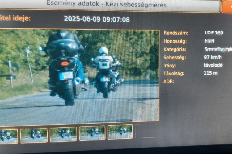 Három motoros robogott át a falun, mindet 140 ezerre büntették