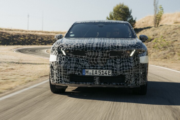 Magától megáll majd a pirosnál a debreceni BMW 8 | Vezess Magától megáll majd a pirosnál a debreceni BMW 8