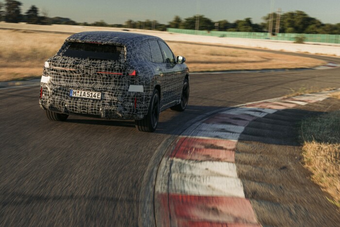 Magától megáll majd a pirosnál a debreceni BMW 9 | Vezess Magától megáll majd a pirosnál a debreceni BMW 9