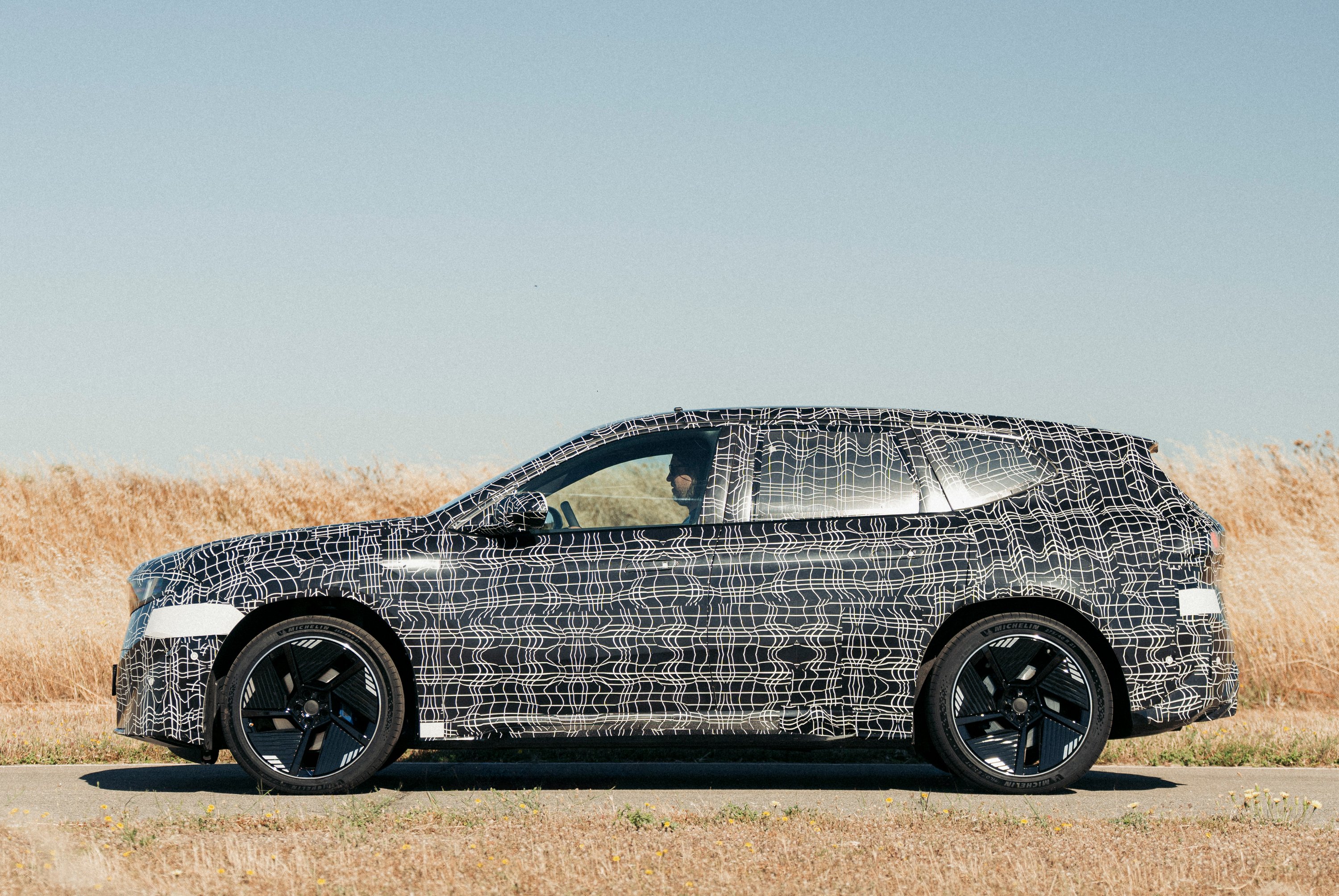 Magától megáll majd a pirosnál a debreceni BMW 6 | Vezess Magától megáll majd a pirosnál a debreceni BMW 6