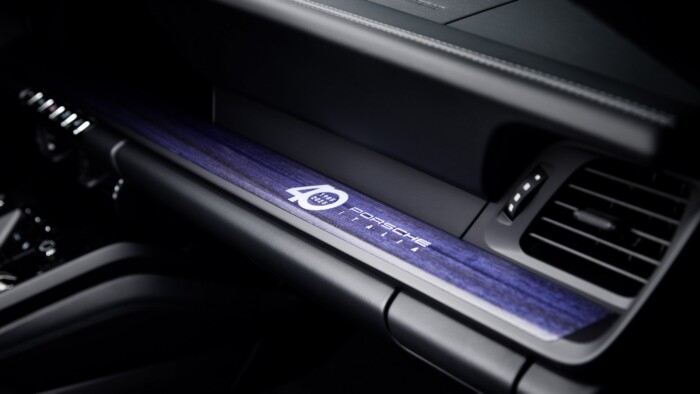 A legmenőbb cipőkről mintázták ezeket a Porschékat 9