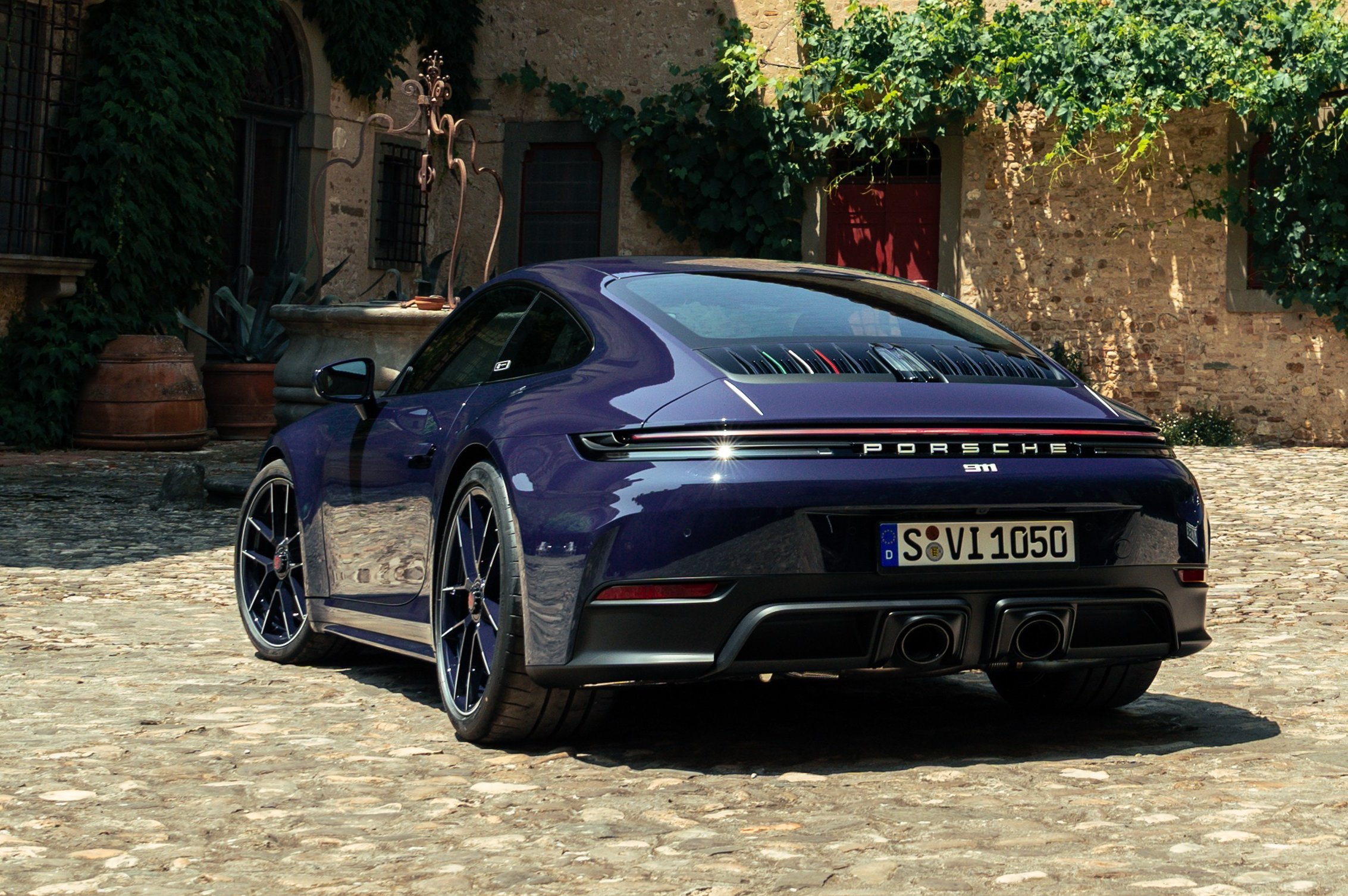 porsche-x-ferragamo-4 | Vezess | Vezess