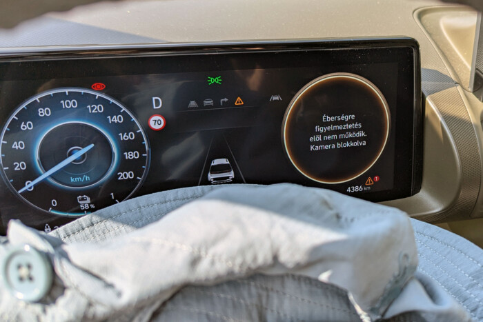 Takarékos, apró villanyautó nagy tudással 25