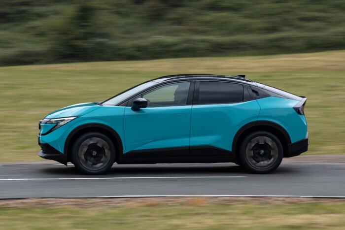 SUV-ként folytatja a Nissan műfajteremtő villanyautója 6