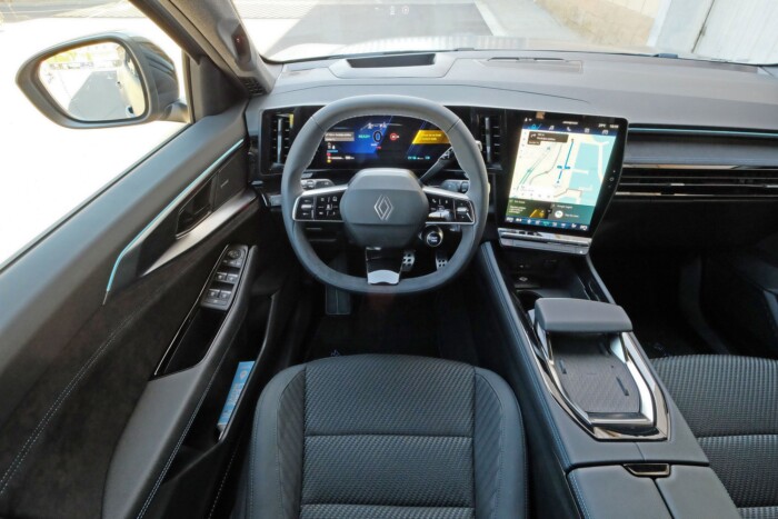 Családi hibrid, meglepő extrákkal 21 | Vezess Családi hibrid, meglepő extrákkal 21