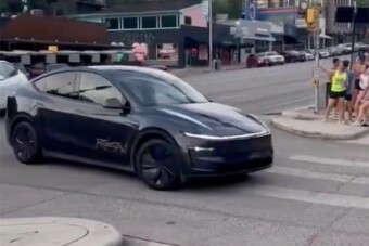 Indul a Tesla nyilvános robottaxis szolgáltatása