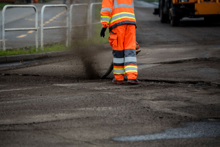 Egy kátyú, tízezer forint – így javítják Budapest útjait 10 | Vezess Egy kátyú, tízezer forint – így javítják Budapest útjait 10