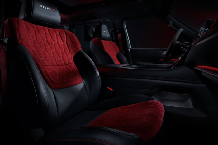 Nem épített még ilyen nehéz sportautót a Nissan 10