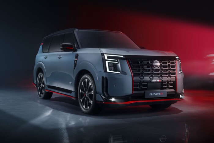 Nem épített még ilyen nehéz sportautót a Nissan 8