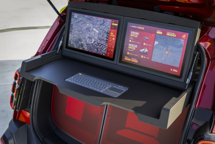 Vidám kisautó nagyon is komoly küldetéssel 7