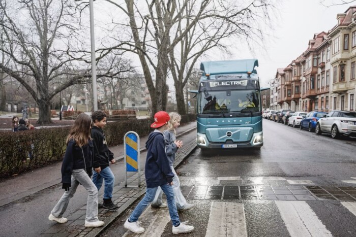 Így óvnák a kamionsofőröket a sebességtúllépéstől 1