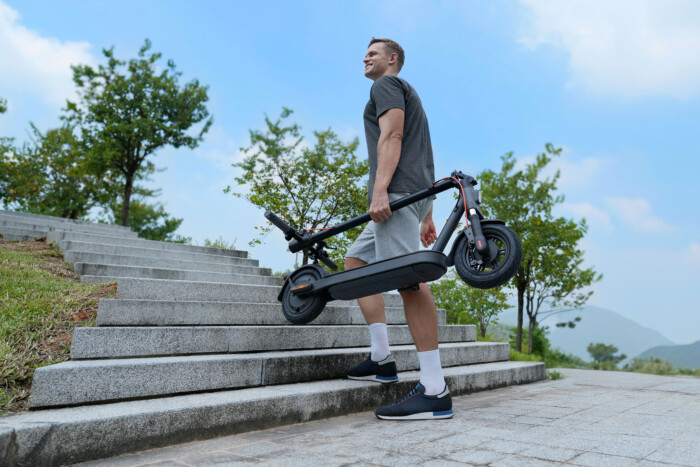 Eddig csak autók tudtak olyat, mint amit ez a roller 8