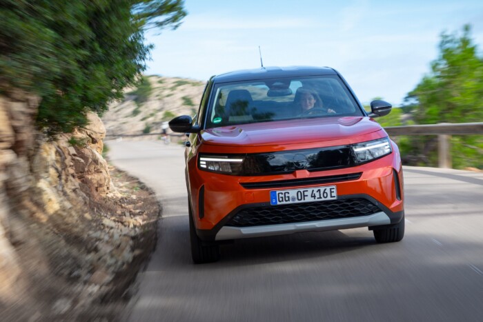 Messzebb jut a Nagyszombaton készülő Opel 7