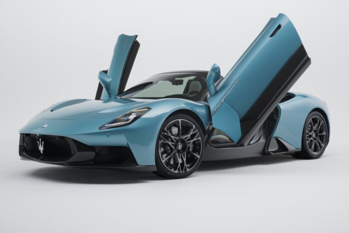 Új, dögös szupersportautó Olaszországból 7