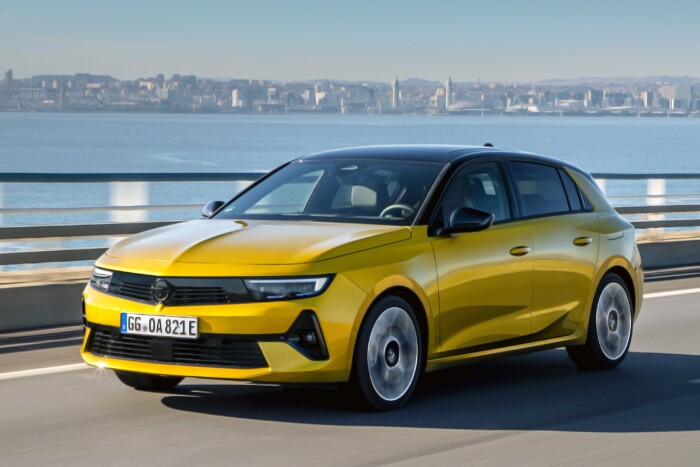 Takarékosabb, erősebb motort kap az Opel Astra