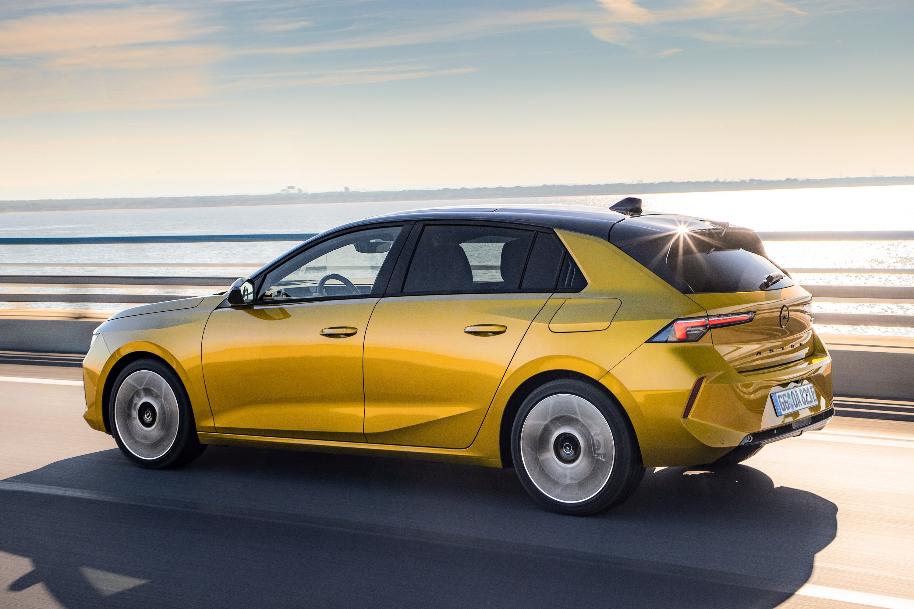 04_opel_518230 | Vezess | Vezess