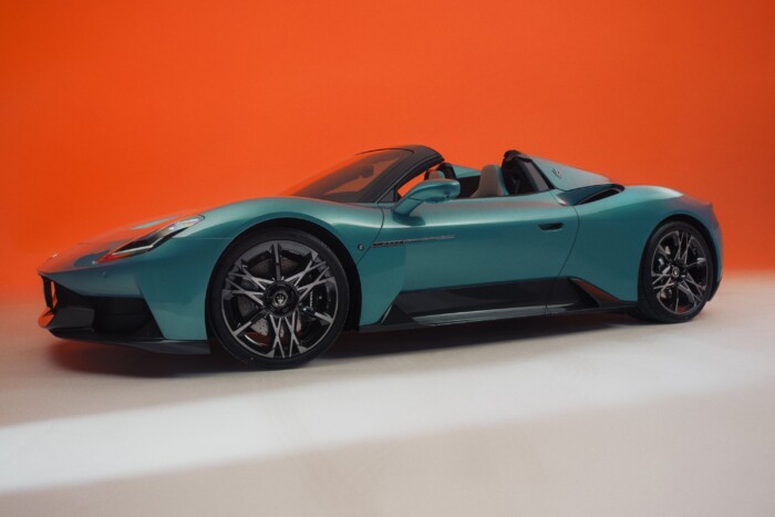 Új, dögös szupersportautó Olaszországból 6