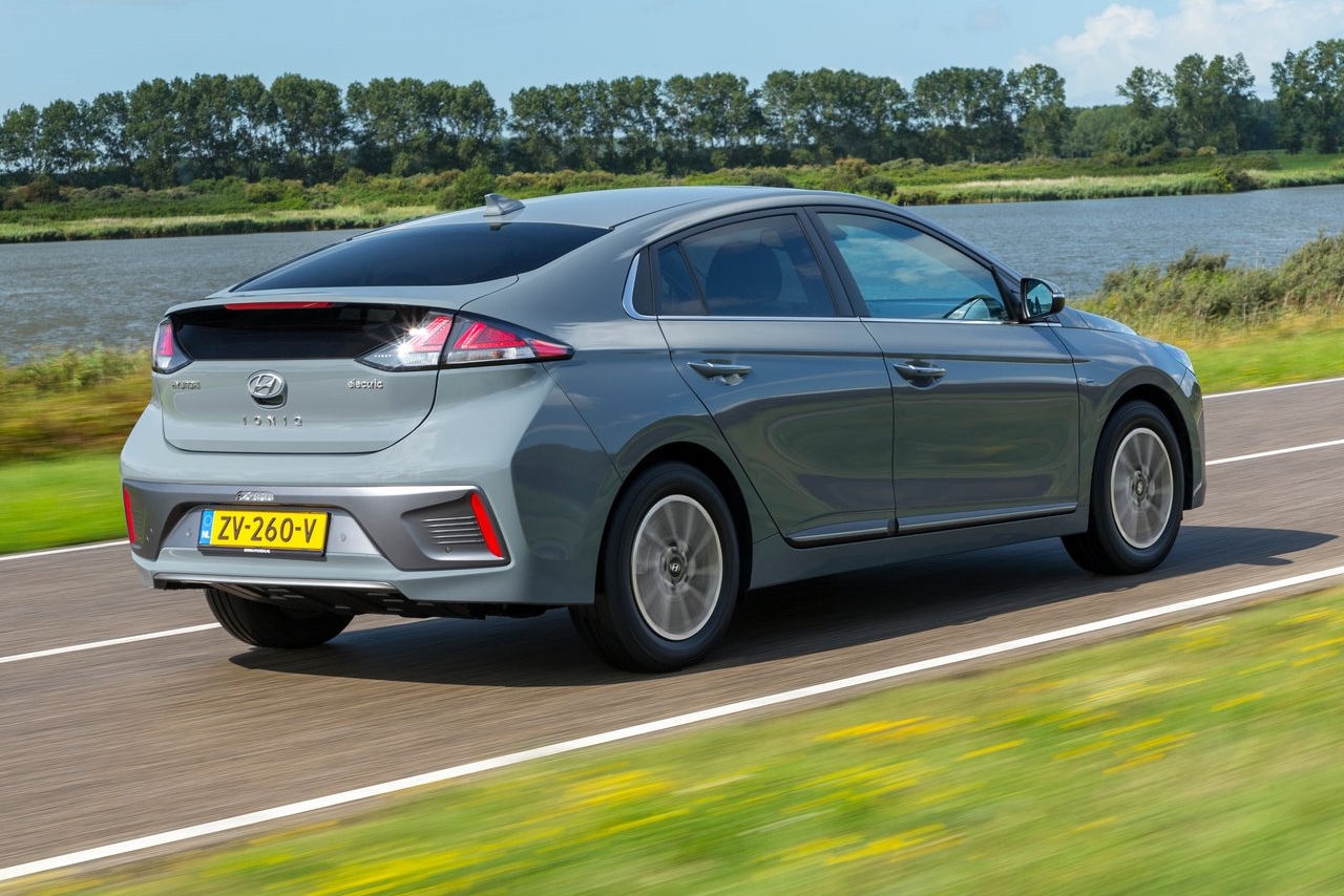 10-hyundai-ioniq-2020 | Vezess | Vezess
