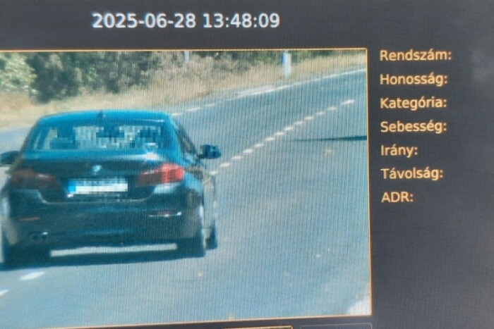 Rakétaként száguldott át a nógrádi falun a BMW-s