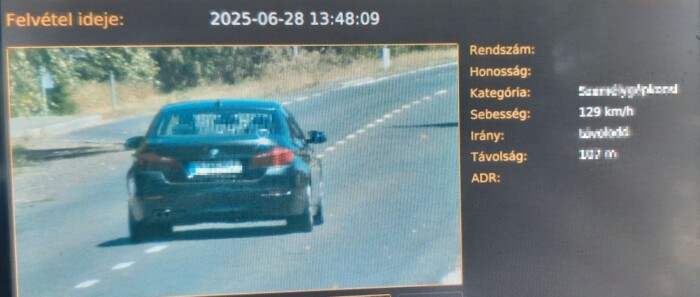 Rakétaként száguldott át a nógrádi falun a BMW-s 1