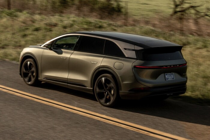 Villanyautót népszerűsít a próféta 6