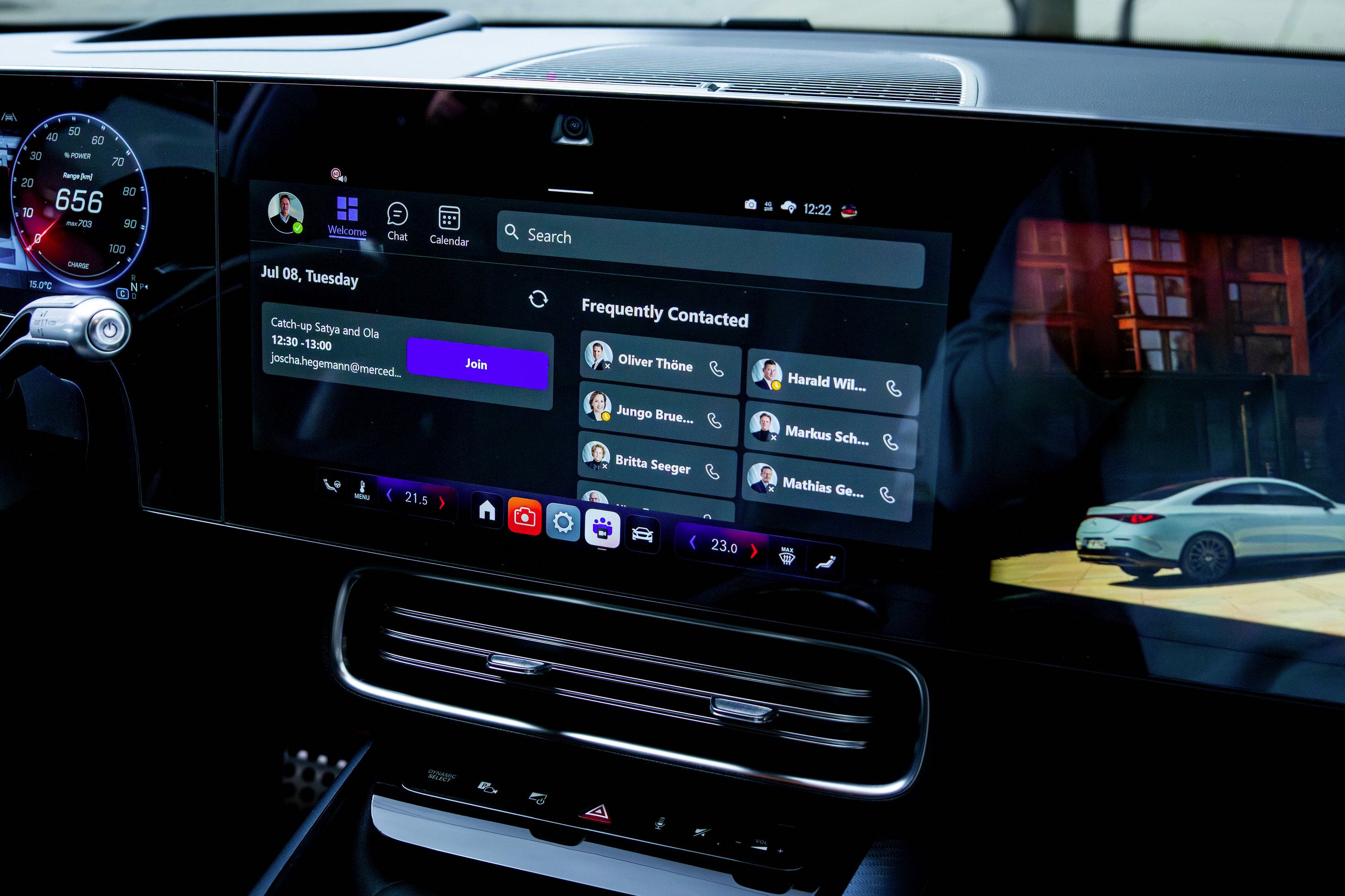 Mercedes Benz erweitert Zusammenarbeit mit Microsoft mehr Produktivität im Auto mit verbesserter Meetings App für Teams Intune-Integration und Copilot Mercedes-Benz expands collaboration with Microsoft to boost in-car productivity with Enhanced Meetin | Vezess | Vezess