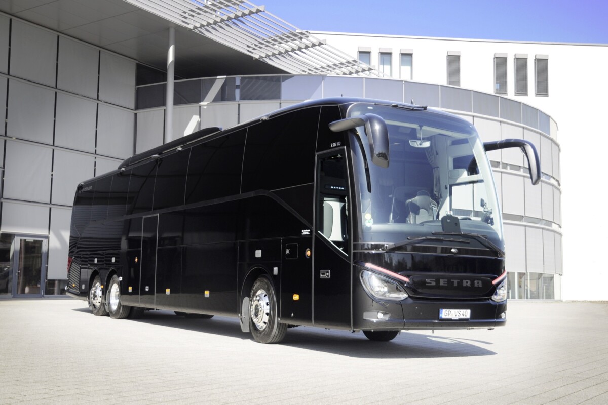 Sörrel kínálják az utasokat ezen a buszon