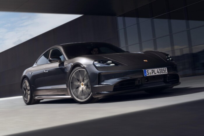 Befeketítette nagy öregjeit a Porsche 6