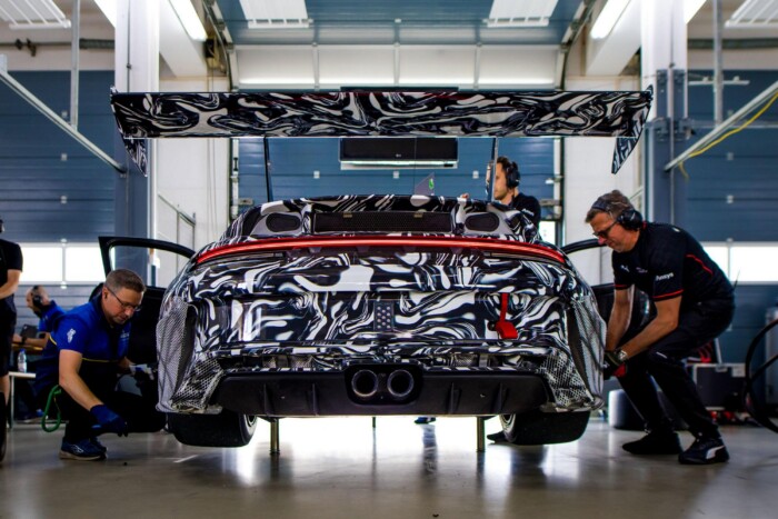 Alkoholt éget a legújabb Porsche 9