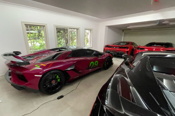 Csúnyán lebukott egy gyógyszerész: milliárdos autógyűjteményt halmozott fel csalással