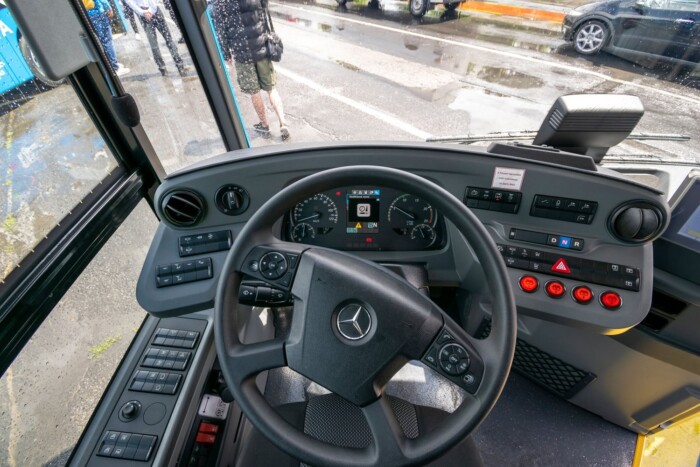 Így vigyáznak a gyalogosokra Budapest új autóbuszai 6