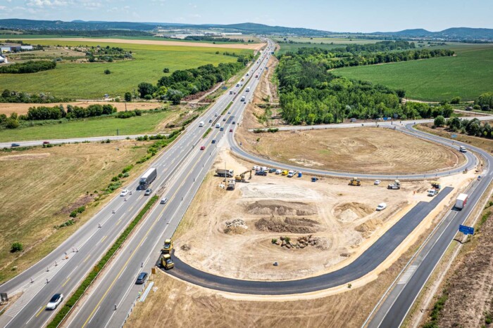 Új felhajtókat építenek az M1-es autópályán