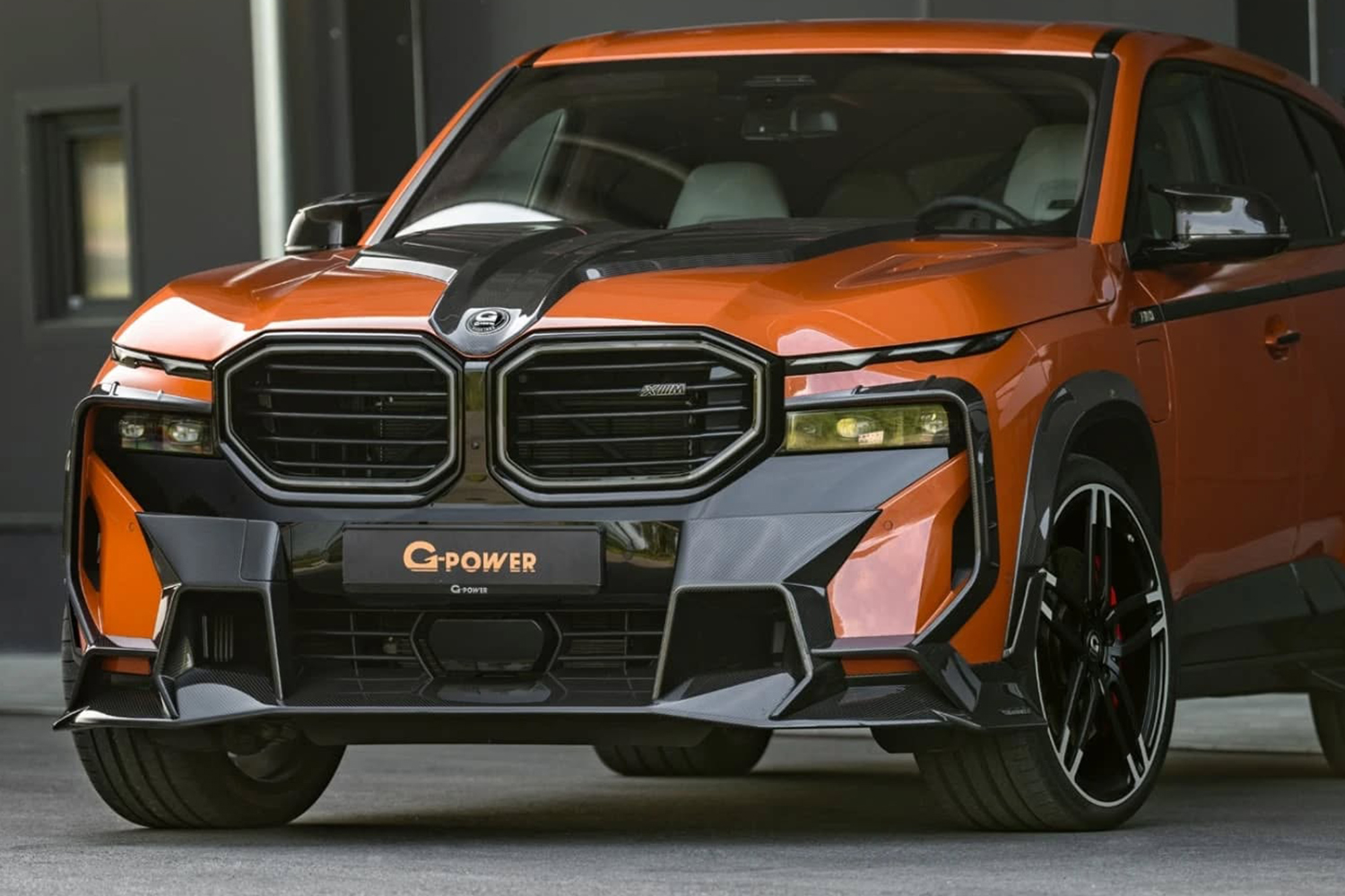 A nyugalom megzavarására alkalmas galéria egy pokoli BMW-ről Kép