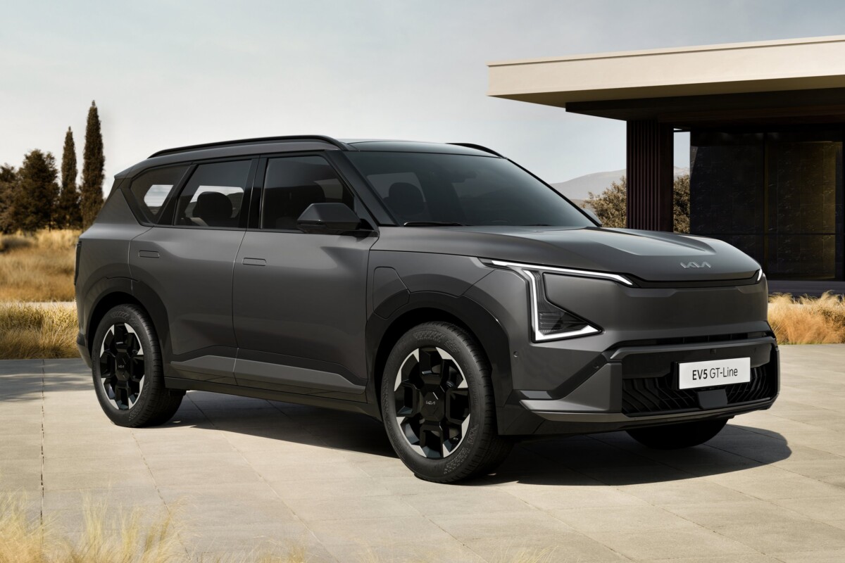 Meglepetések helyett családi SUV-ot mutatott a Kia