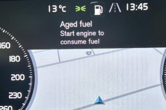 Nem vicc, ezekben az autókban tényleg megromolhat a benzin