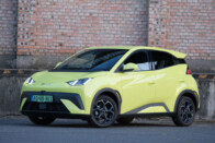 Szokatlan autót hozott a magyar piacra a BYD 10