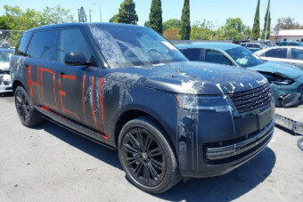 Semmi nem érdemel olyan bántalmazást, mint ez a luxusautó