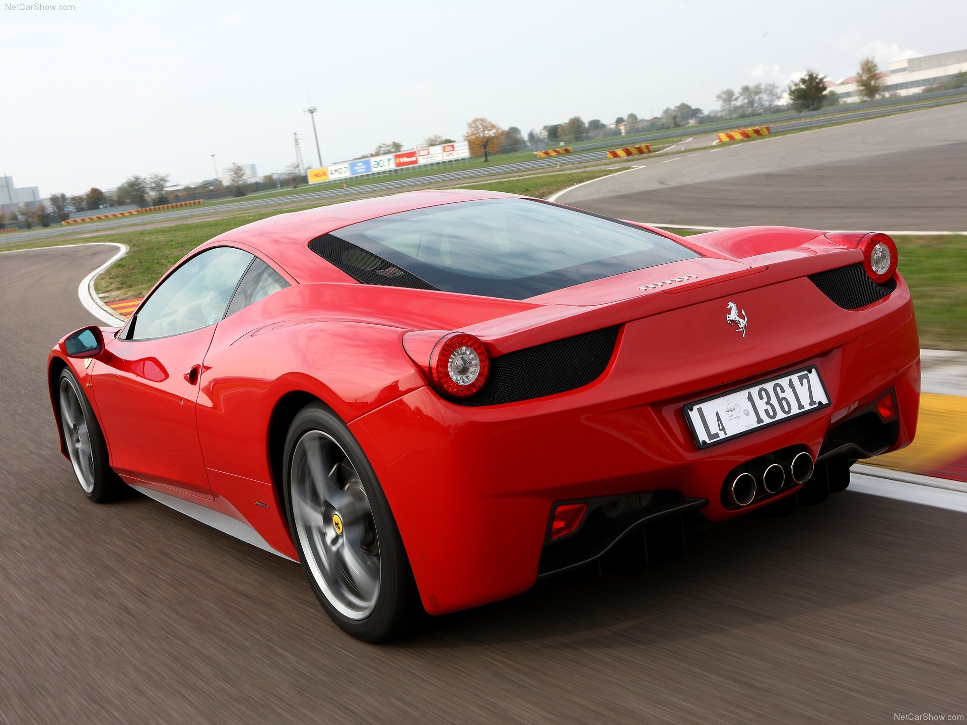 ferrari-458_italia-2011-hd-59612ae31bde95132075233da6cd98896a806d17e | Vezess | Vezess