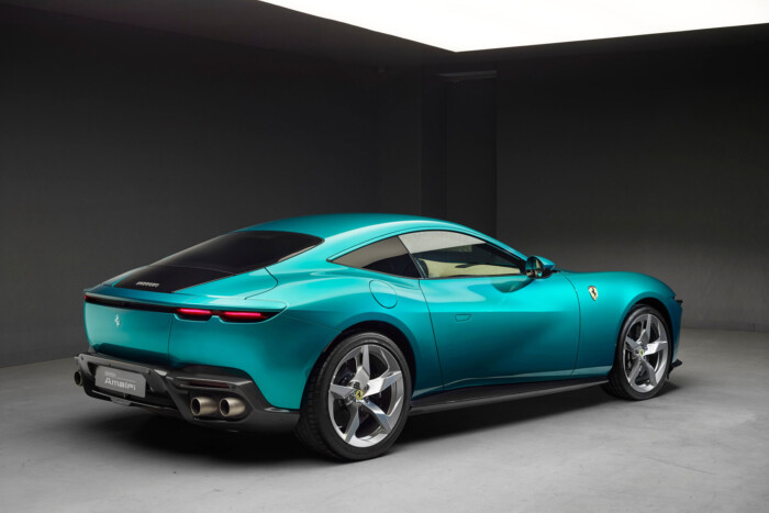 Ilyen testközelből a legolcsóbb Ferrari 17