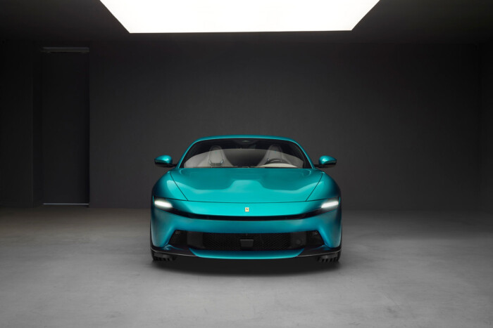 Ilyen testközelből a legolcsóbb Ferrari 16