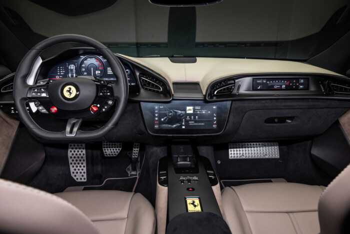 Ilyen testközelből a legolcsóbb Ferrari 10