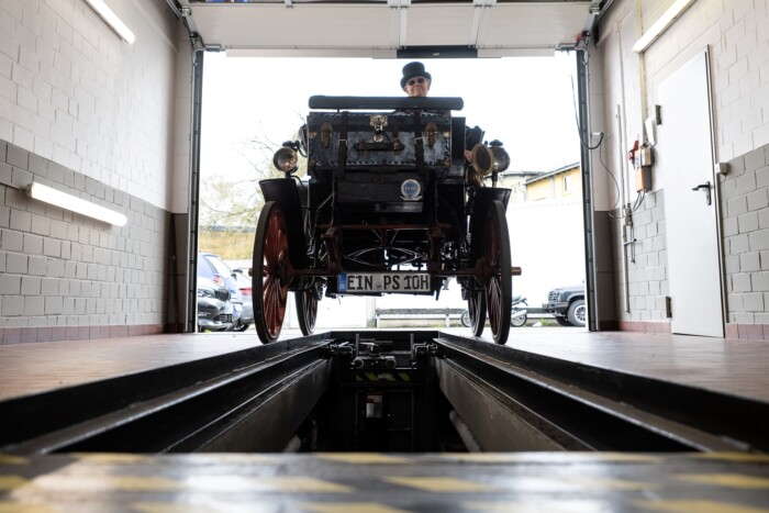 Csak pislogsz, milyen autó ment át a műszaki vizsgán, csont nélkül